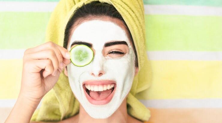 Ηλιακό έγκαυμα: Σου βρήκαμε την πιο τέλεια DIY μάσκα προσώπου για άμεση ανακούφιση