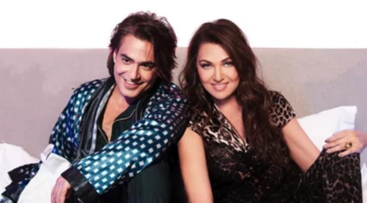 Γαρμπή - Σχοινάς: Παρακολουθούν σε αίθουσα cinema τη στιγμή της πρότασης γάμου τους [βίντεο]