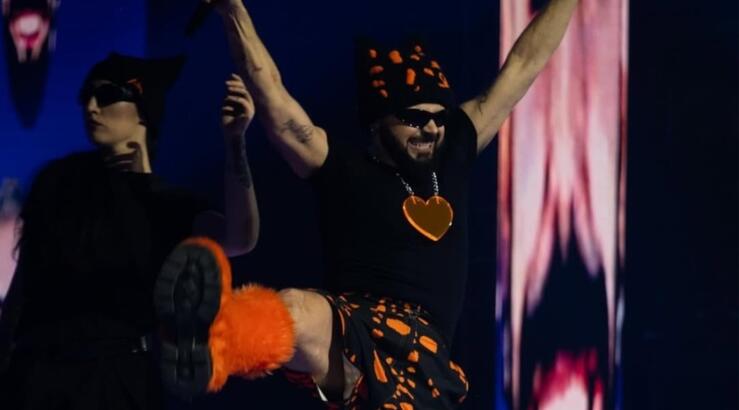 Akylas: «Τρεις μήνες πριν ήμουν στην Καπνικαρέα και τραγουδούσα για να βγάλω τα προς το ζην μου»