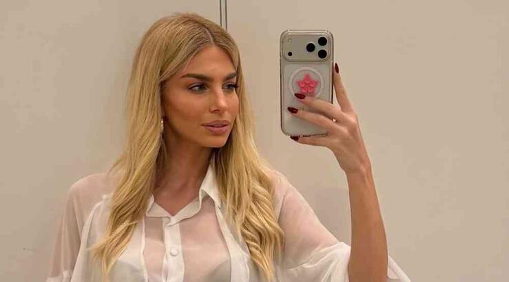 Βάλια Χατζηθεοδώρου: Η εντυπωσιακή βραδινή της εμφάνιση είχε κυπριακή υπογραφή [εικόνα & βίντεο]