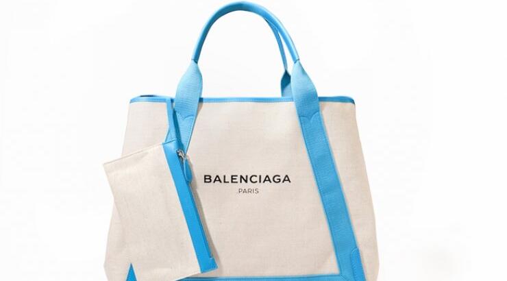 Balenciaga: Μια τσάντα εμπνευσμένη από τη Μύκονο 