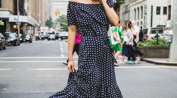 Πώς να συνδυάσεις τα sneakers με τα φορέματα [Εικόνες]