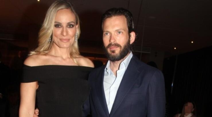 Ελεονώρα Μελέτη: H selfie με τον σύζυγό της έξω από το Ευρωκοινοβούλιο [εικόνες]