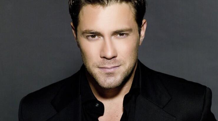  Ο Χολίδης μιλά πρώτη φορά για τον χωρισμό του με τη Νομικού