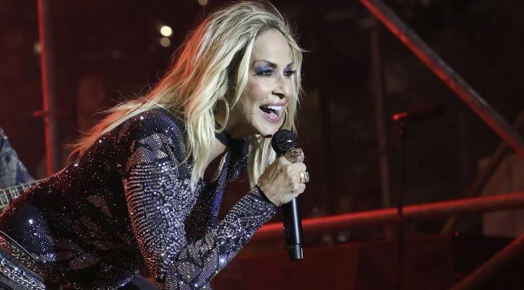 Βίσση: Διακοπή ρεύματος για μισή ώρα σε συναυλία της - Δείτε τι ακολούθησε [βίντεο]