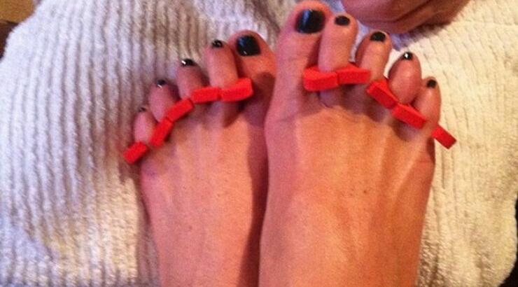 Ποιος Έλληνας celebrity έκανε πεντικιούρ; 