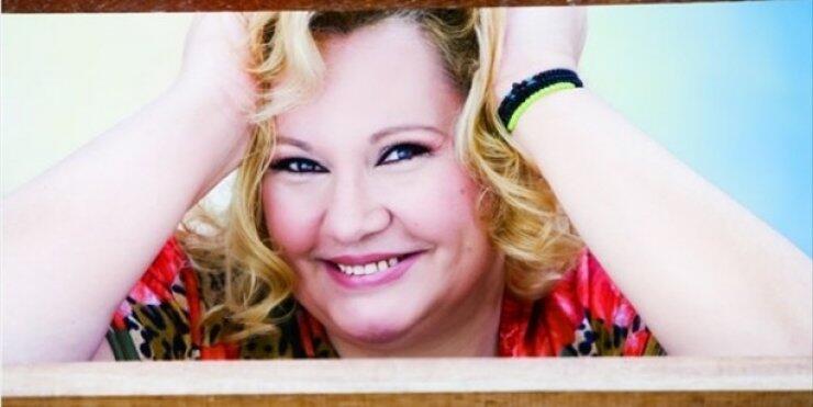 Καίτη Φίνου: «Δοκίμασα να πάω με γυναίκα, για να σιγουρευτώ ότι μου αρέσουν οι άντρες!»