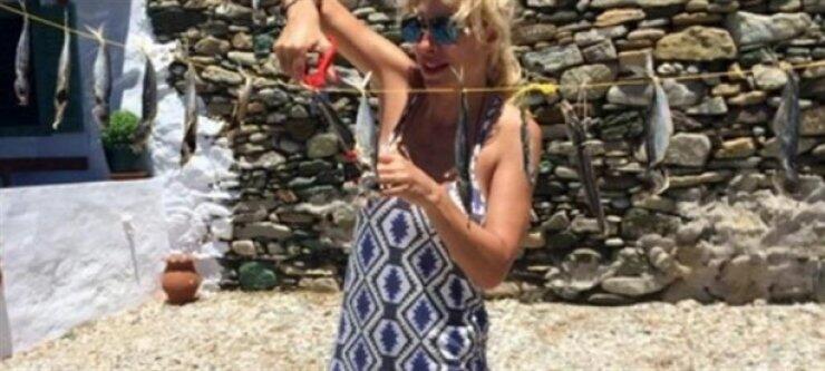 Η Ελένη Μενεγάκη αποκαλύπτει: "Πρώτη φορά που..."