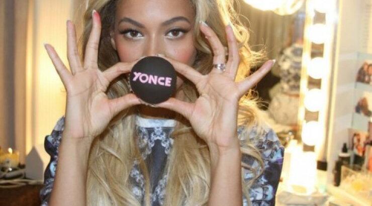 O πατέρας της Beyonce προκαλεί: «Ο καυγάς στο ασανσέρ ήταν στημένος»