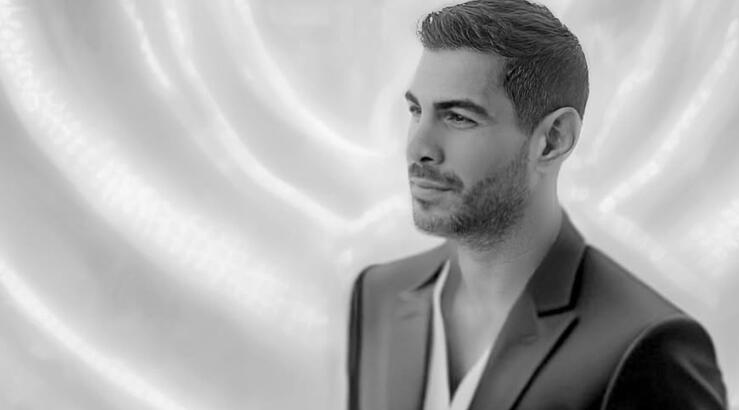 Σταύρος Κωνσταντίνου: Φωτογραφίζεται με τον γιο του στην ίδια πόζα...2 χρόνια μετά [εικόνα]