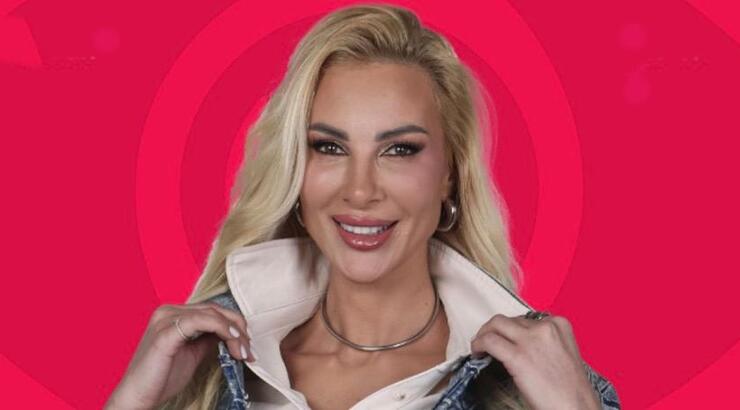 Διονυσία Κουκίου: Ποζάρει πρώτη φορά με τον νέο της σύντροφο και ένα μονόπετρο