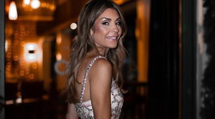 Άννα Χατζηγρηγορίου: Με το φόρεμα στην γραμμή που κυριαρχεί φέτος το χειμώνα