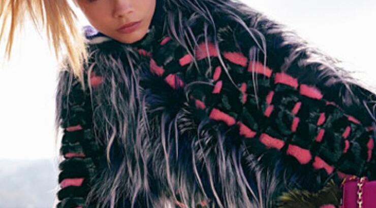 Ο Karl Lagerfeld φωτογραφίζει (ξανά) τη Cara Delevingne