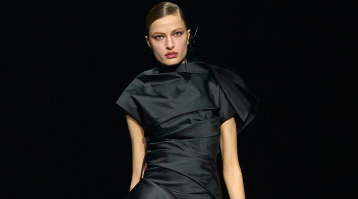 Festive Season: Οι τάσεις σε μακιγιάζ και μαλλιά για το 2024