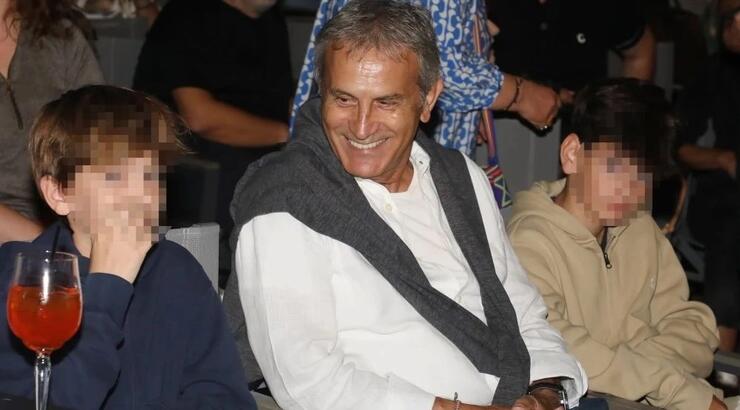 Γιώργος Νταλάρας: H σπάνια έξοδος με τα εγγόνια του Γιώργο και Φοίβο [εικόνα]