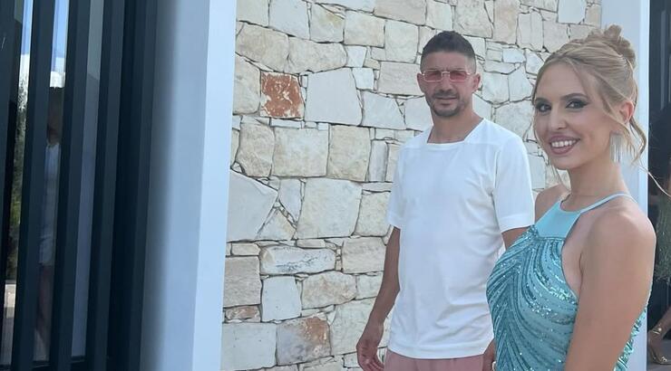 Δημήτρης Χριστοφή - Αντιγόνη Μάρκου: Έβαλαν μαγιό και πήγαν παραλία [εικόνα]