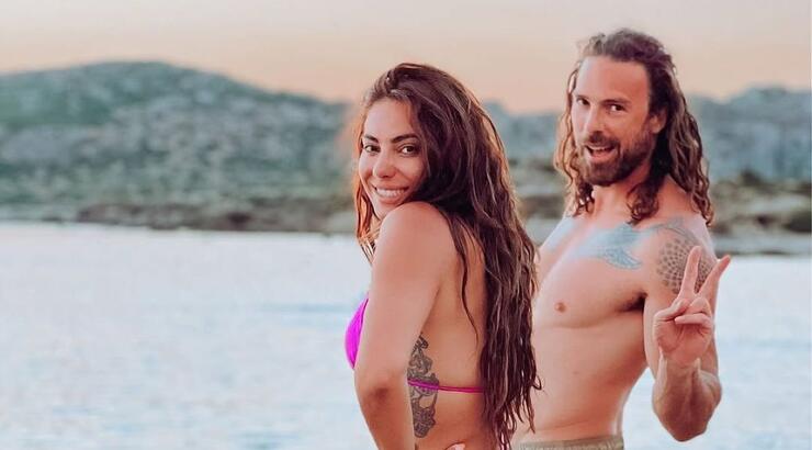 Γρηγόρης Μόργκαν: Απαθανάτισε την Ευρυδίκη Βαλαβάνη και τον γιο τους στο λιμάνι των Χανιών [εικόνα]