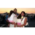 Σάκης Τανιμανίδης - Χριστίνα Μπόμπα: Ξέγνοιαστες στιγμές στην Πάρο με τις δίδυμες κόρες τους [εικόνες & βίντεο]