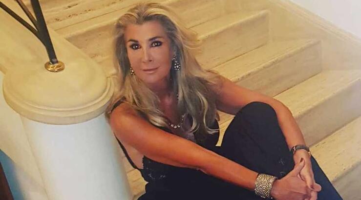 Τερέζα Ηλιάδη: Συνδυάζει δύο mega trends της σεζόν σε ένα look