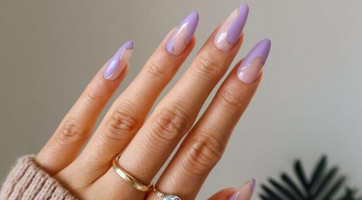 Καλωσόρισε το 2022 υιοθετώντας το χρώμα της χρονιάς στα νύχια σου