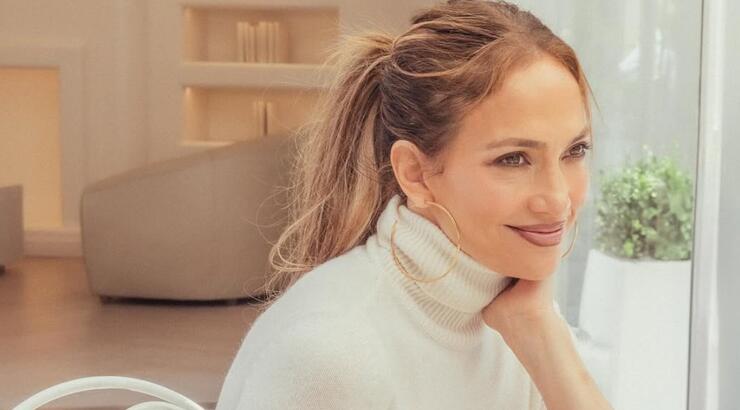 Η JLo έγινε εντελώς ξανθιά για τη νέα ταινία στην οποία πρωταγωνιστεί