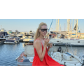 Η Στέλλα Δημητρίου αποδεικνύει ότι το navy look είναι η πιο κομψή επιλογή του καλοκαιριού