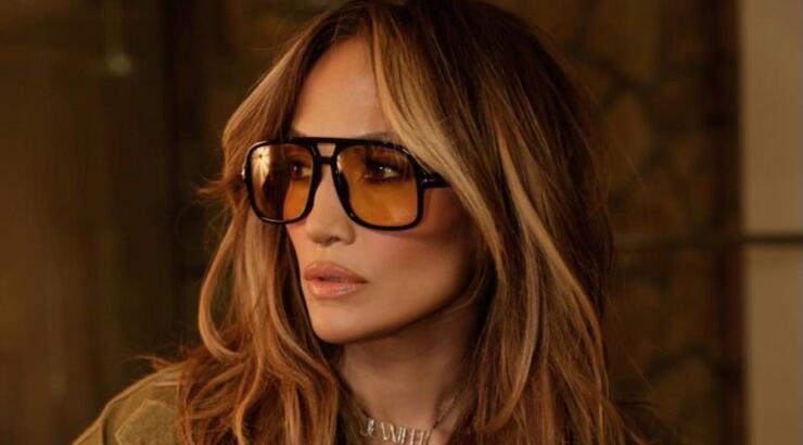 Colour matching: Συνδύασε το μακιγιάζ σου με τα χρώματα του outfit σου όπως η Jlo