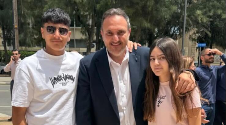 Κωνσταντίνος Κωνσταντίνου: Το συγκινητικό μήνυμα του γιου του για την εκλογή του ως βουλευτής [εικόνα]