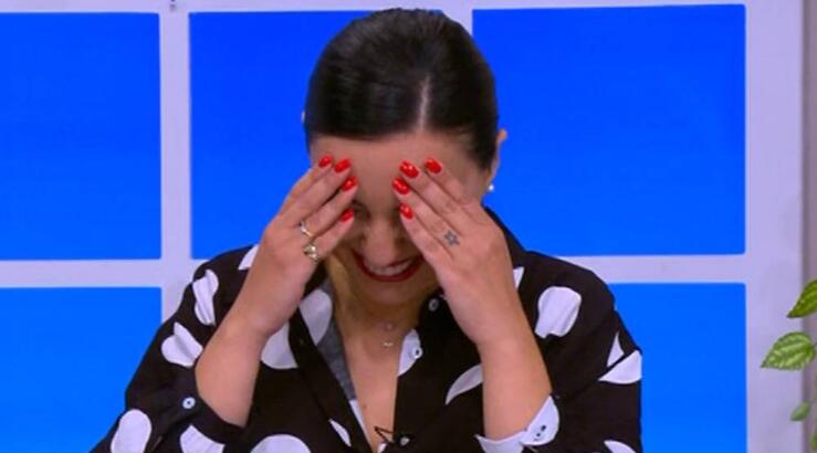 Η μαντινάδα στην Ελπίδα Ιακωβίδου on air: «Ελπίζω να μην βλέπει η γυναίκα μου» [βίντεο]