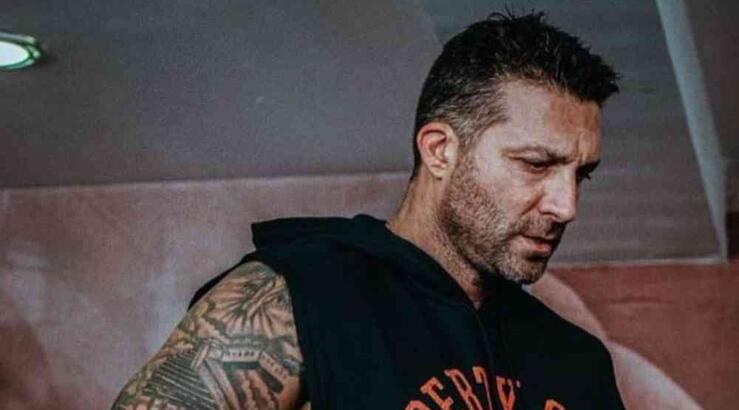 Συγκινεί ο Κυριάκος Πελεκάνος: Η σπάνια εικόνα με τον μπαμπά και την αδερφή του