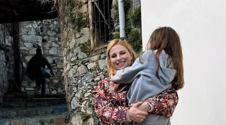 Αριστοτέλους για την κόρη της: «Συνειδητοποιεί τις απαιτήσεις της δουλειάς μου, αλλά δεν τις αποδέχεται πάντα»