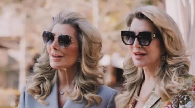 Τερέζα Ηλιάδη & Αγγέλω Δημητρίου: Στους δρόμους της Αθήνας με το πιο διαχρονικό σύνολο της μόδας