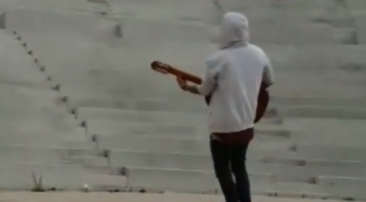 Συγκλονίζει Έλληνας τραγουδιστής! "Έχω να μιλήσω με τον πατέρα μου επτά χρόνια"