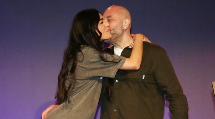 Ήβη Αδάμου: Η εξομολόγηση αγάπης στον Μιχάλη Κουϊνέλη on camera που τον έκανε να κοκκινίσει [βίντεο]