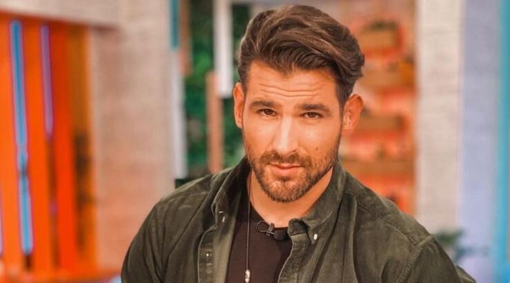 Ετεοκλής Παύλου: «Περνάω από το αεροδρόμιο και επειδή "χτυπάει" το πρόσθετο μέλος, ξεσπούν σε γέλια»