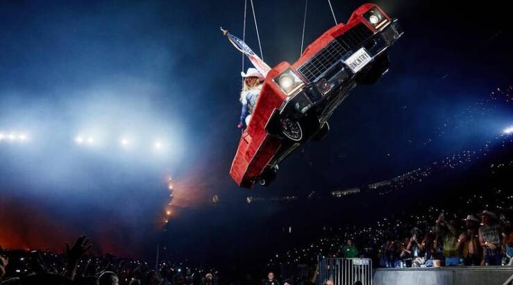 Το ατύχημα της Beyoncé που «πάγωσε» το κοινό στο Τέξας [βίντεο] 