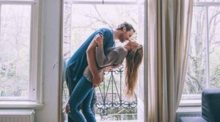 O πιο ανατρεπτικός παράγοντας που καθορίζει αν θα του αρέσεις στο πρώτο ραντεβού