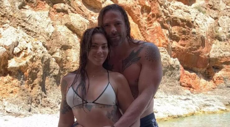 Ευρυδίκη Βαλαβάνη: Mας έδειξε το μονόπετρό της μια ημέρα πριν από τον γάμο με τον Γρηγόρη Μόργκαν [βίντεο]