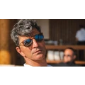 Σάκης Ρουβάς: Τον "τσακώσαμε" σε beach bar του Πρωταρά [εικόνα]