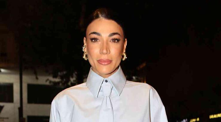 Denim on denim trend: Η Ήβη Αδάμου παρέδωσε μαθήματα σύγχρονου layering