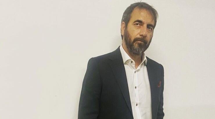 Λώρης Λοϊζίδης: Οι κόρες του τραγουδάνε στην κουζίνα του σπιτιού τους [βίντεο]