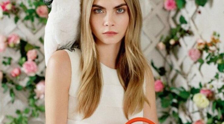 Cara Delevingne: Είναι ξανά το πρόσωπο του οίκου Mulberry