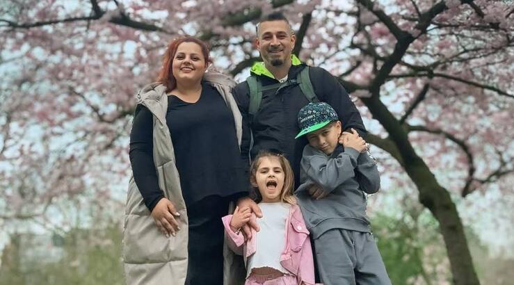 Μαριλένη Σταύρου: Οικογενειακή βόλτα στα σοκάκια της Αθήνας [εικόνες]