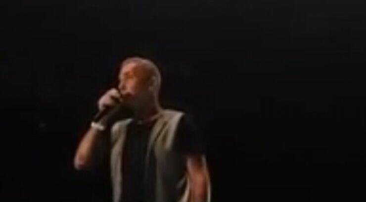 Video Στέλιος Ρόκκος: Του έριξαν παγάκι στο κεφάλι και διέκοψε την συναυλία του στην Λάρνακα