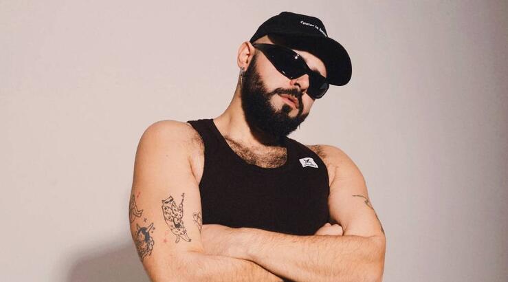 Akylas: «Όσο ήμουν στη Eurovision ο πατέρας μου ήταν στο νοσοκομείο με την καρδία του» [βίντεο]