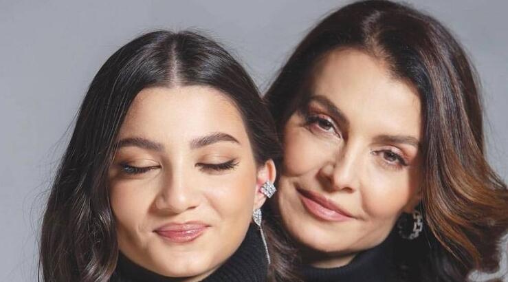 Χριστίνα Παυλίδου: Μιλάει για την πρώτη συνεργασία με την κόρη της, Μαρία, επί σκηνής [βίντεο]