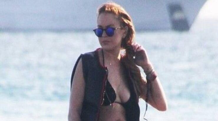 Τα πήρε στο κρανίο! Δείτε την αντίδραση της Lindsay Lohan στη Μύκονο, όταν κατάλαβε τους παπαράτσιΙ