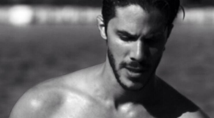 Νίκος Οικονομόπουλος: Δείτε τον για πρώτη φορά με μαγιό! [εικόνα]