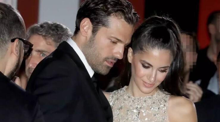 Κωνσταντίνος Αργυρός: Η σύντροφός του με φουσκωμένη κοιλιά σε συναυλία του [βίντεο]