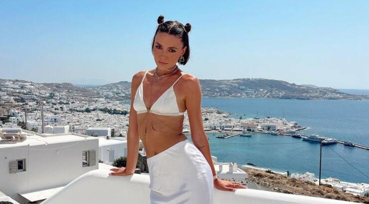 Εβελίνα Σκίτσκο: Το νέο, φθινοπωρινό χρώμα νυχιών που έκανε